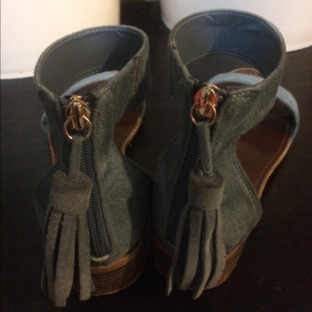 Sandals - Picture 3 of 4